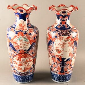 Paire de vases Imari Japon XIXe.