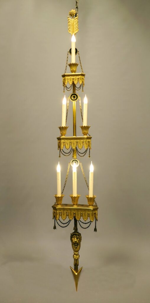 Très grande applique de 1m95 de haut en bois doré et bronze doré.
