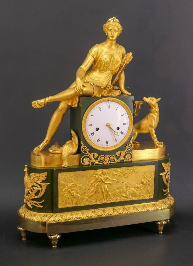 "Pendule Diane Chasseresse"