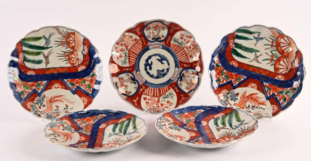 JAPON 5 assiettes décor Imari