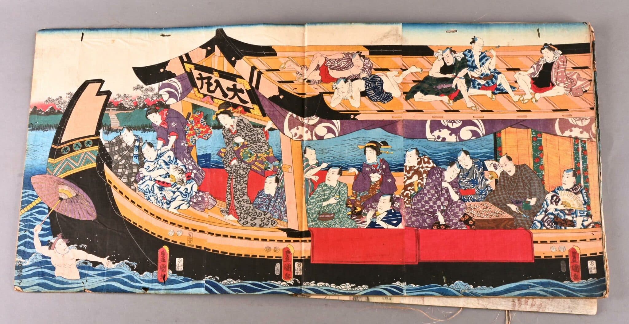 Japon. Trityques montés en album