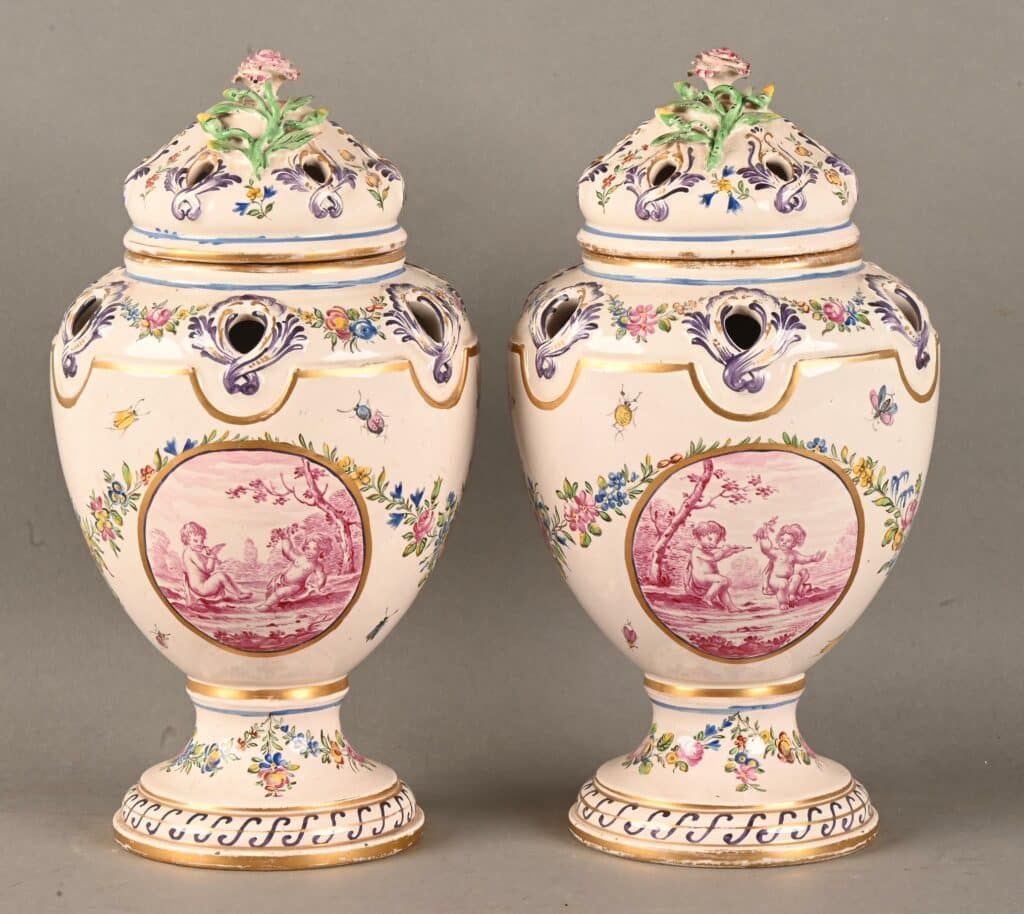 Paire de vases brûle parfum