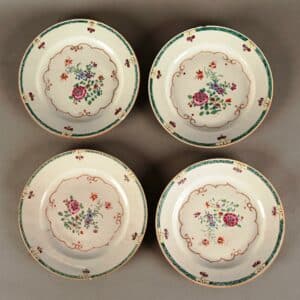 CHINE Suite de 4 assiettes