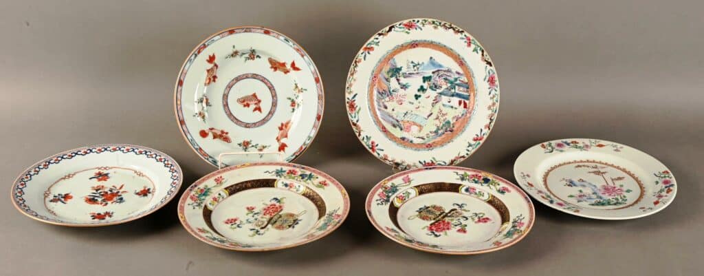 Belle suite de 6 assiettes en porcelaine de Chine