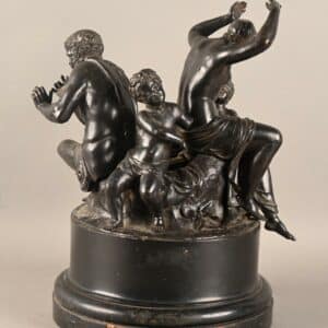Groupe sculpté en bronze patiné " Bacchanale "