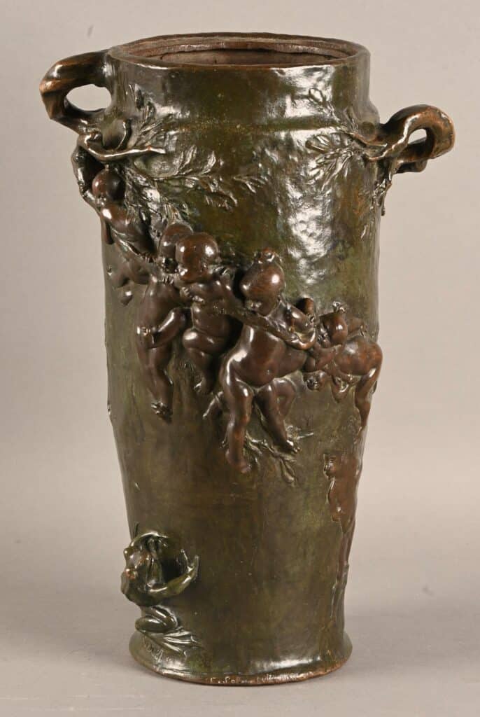 Vase en bronze signé Cheret