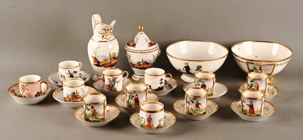 Porcelaine de Paris. Partie de service à café