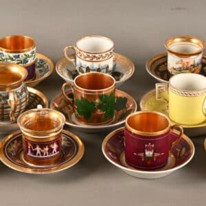 Ensemble de 14 tasses et soustasses en porcelaine