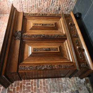 Large armoire hollandaise du 17ème siècle