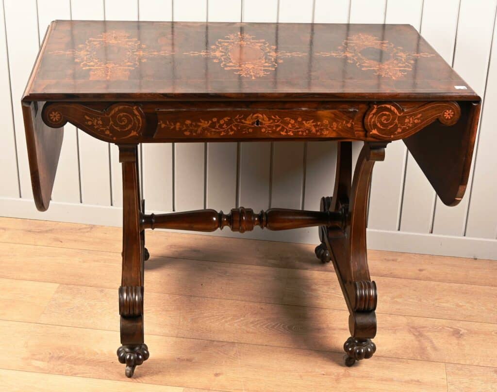 Table à rabats Charles X en palissandre et marquetterie