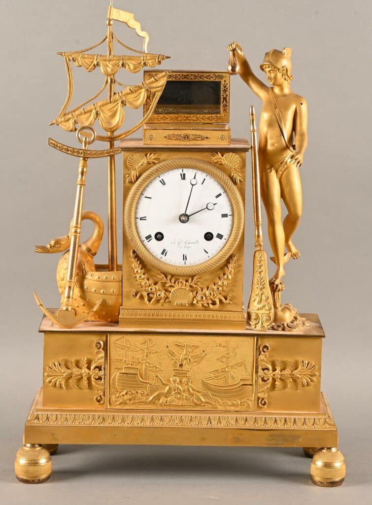 Pendule borne en bronze doré et ciselé signée de J.G.Emonts à Liège.
