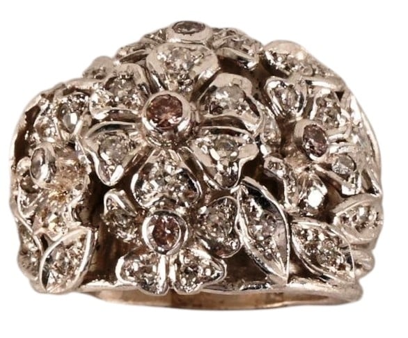 Bague fleur en or blanc et diamants
