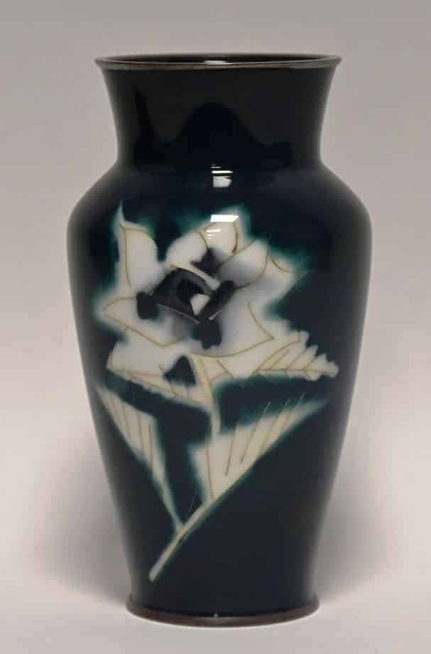 Vase aux émaux cloisonné. Ando Jubei