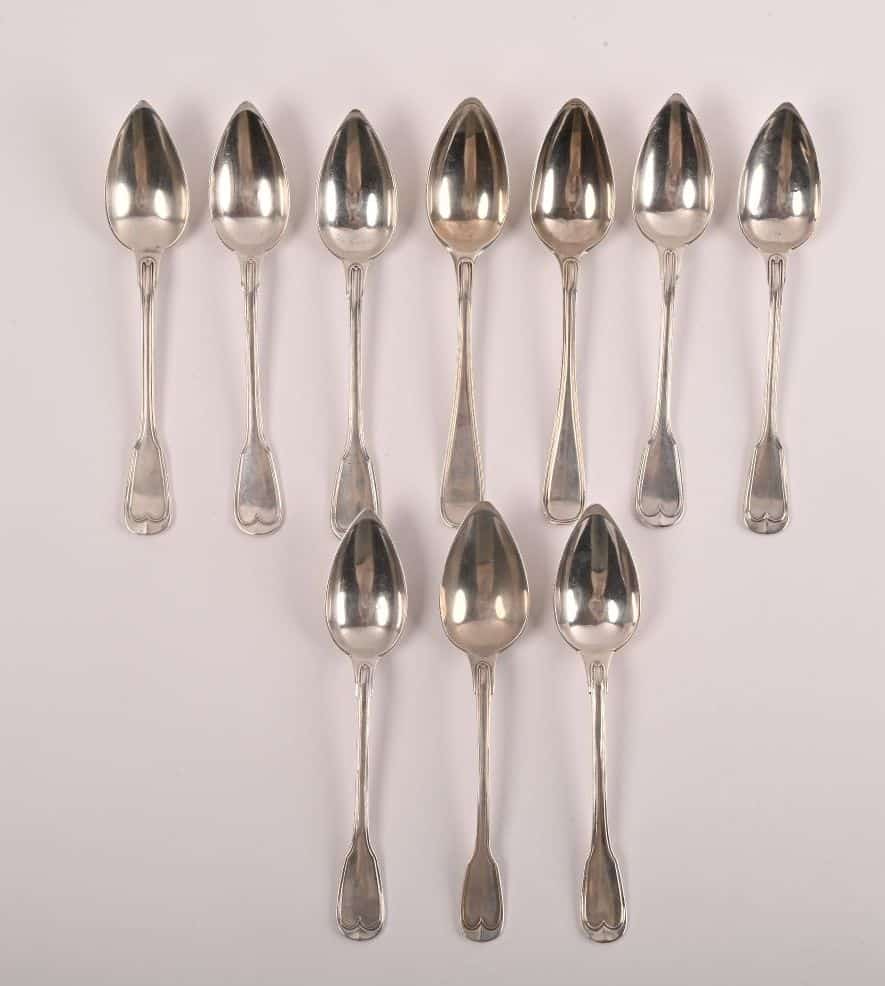 Suite de 10 cuillères en argent
