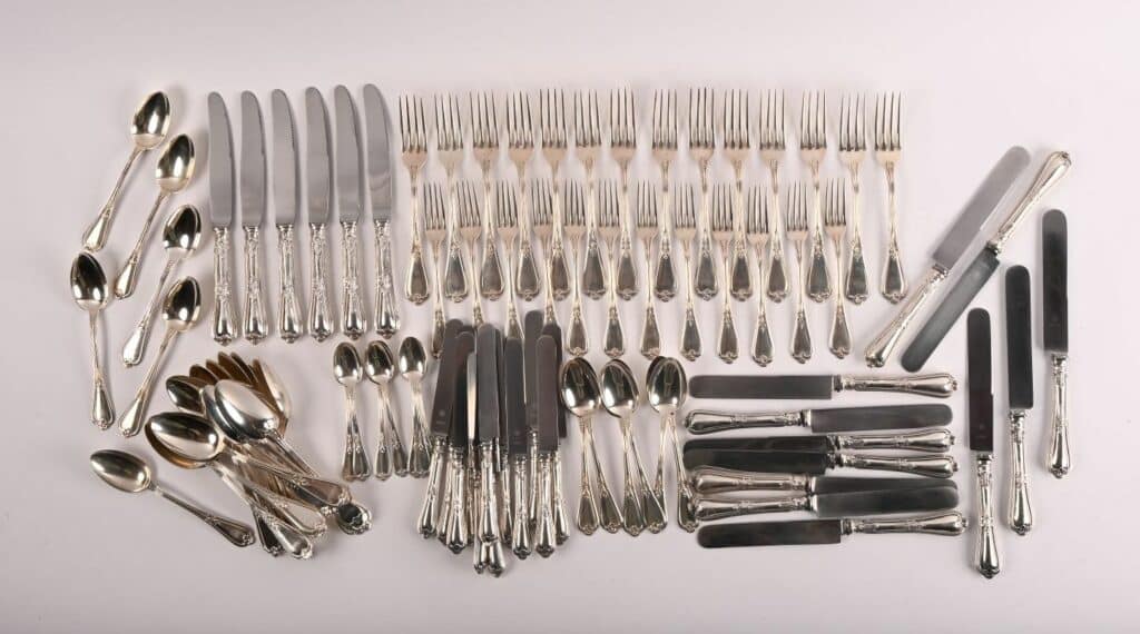 Partie de ménagère en argent