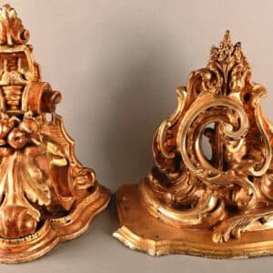 Deux consoles d'applique