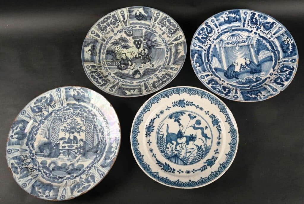 Suite de 3 plats en faïence