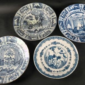 Suite de 3 plats en faïence