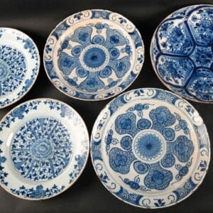 Deux paires de plats en Faïence à décor floral