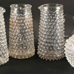 Suite de 3 cruches en verre clouté + 1