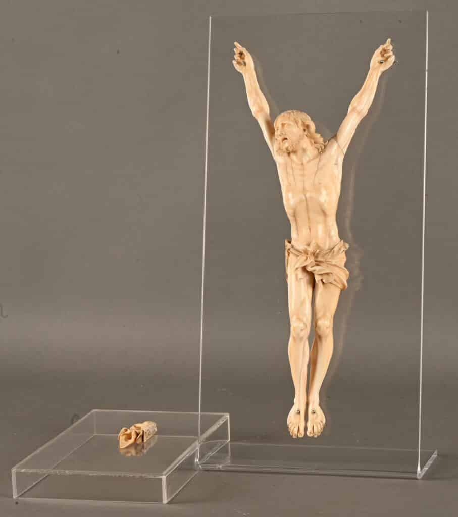 Christ de la Crucifixion de type ‘Cristo Vivo’