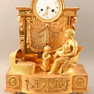 Pendule en bronze ciselé et doré représentant la Duchesse de Berry