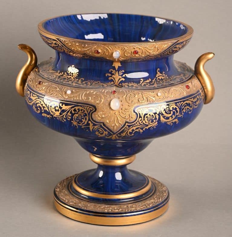 Jardinière en verre bleu