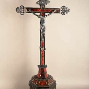 Christ d’autel sur socle