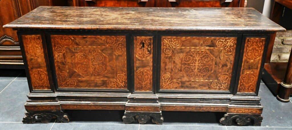 Coffre italien de style Renaissance