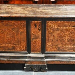 Coffre italien de style Renaissance