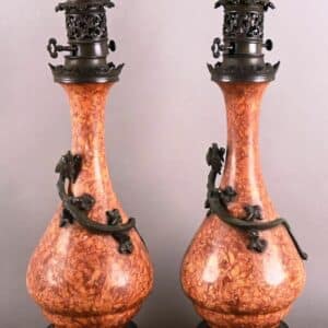 Paire de vases montés en lampes