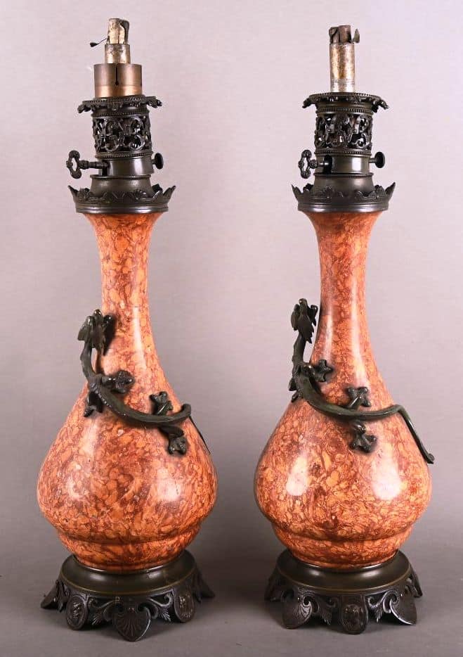 Paire de vases montés en lampes
