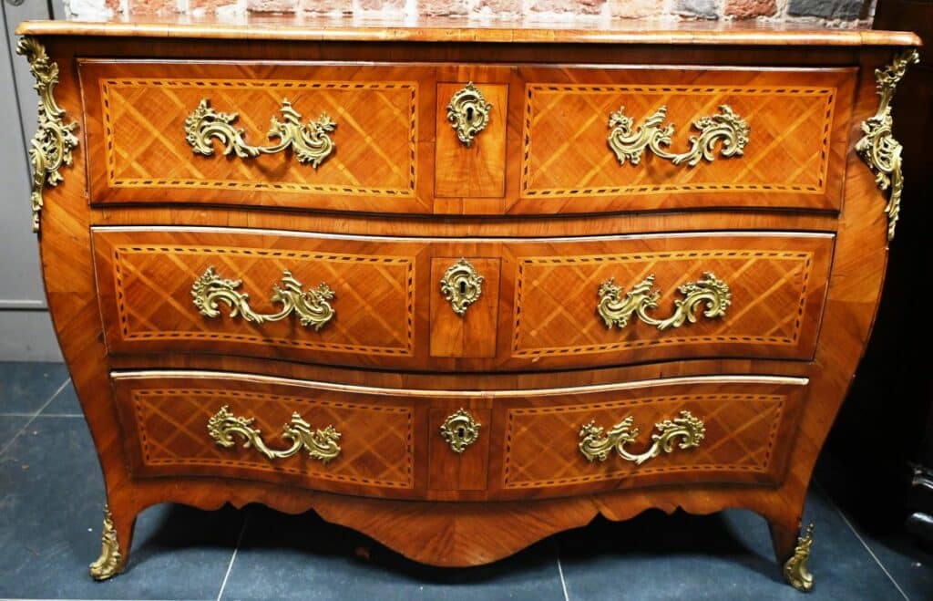 Commode de style Louis XV