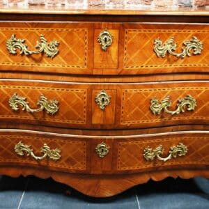 Commode de style Louis XV