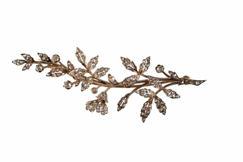 Très jolie broche trembleuse en or