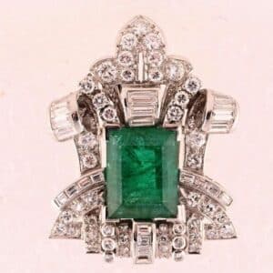 Magnifique broche en platine et émeraude